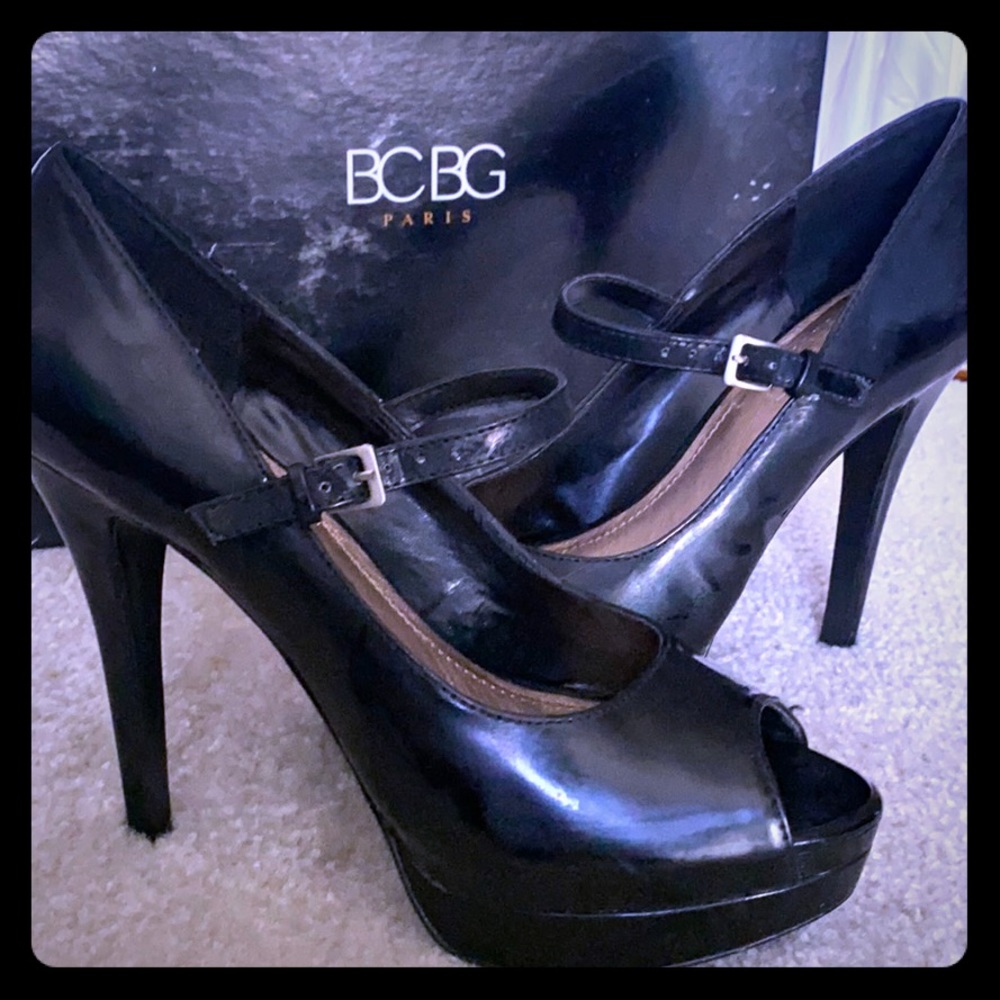 BCBG PLATFORM HEELS